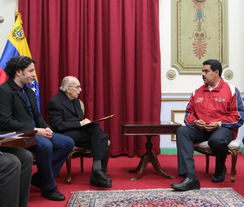 Encuentro-entre-Nicolas-Maduro-Maestro-Abreu-y-Gustavo-Dudamel-2-1000x666