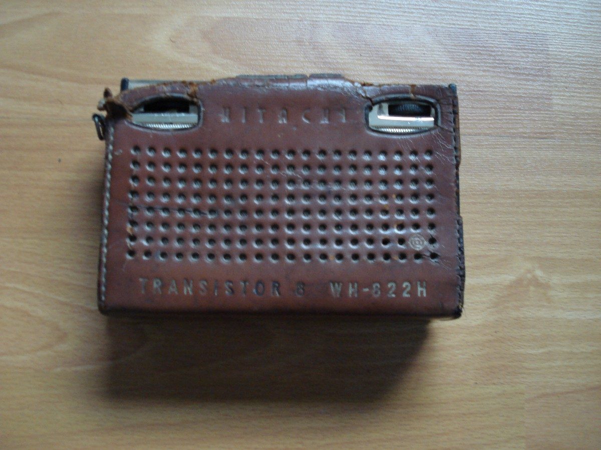 radio-hitachi-antigua-funcionando-D_NQ_NP_14278-MLA20085227607_042014-F