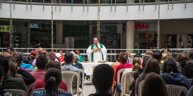 web-mass-shopping-colombia-bogota-afp-photo-diana-sanchez